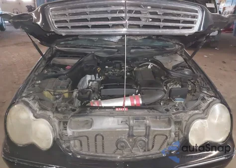 2005 Mercedes-Benz C 230 Kompressor Sport из США, поврежденный, VIN WDBRF40J65F613863